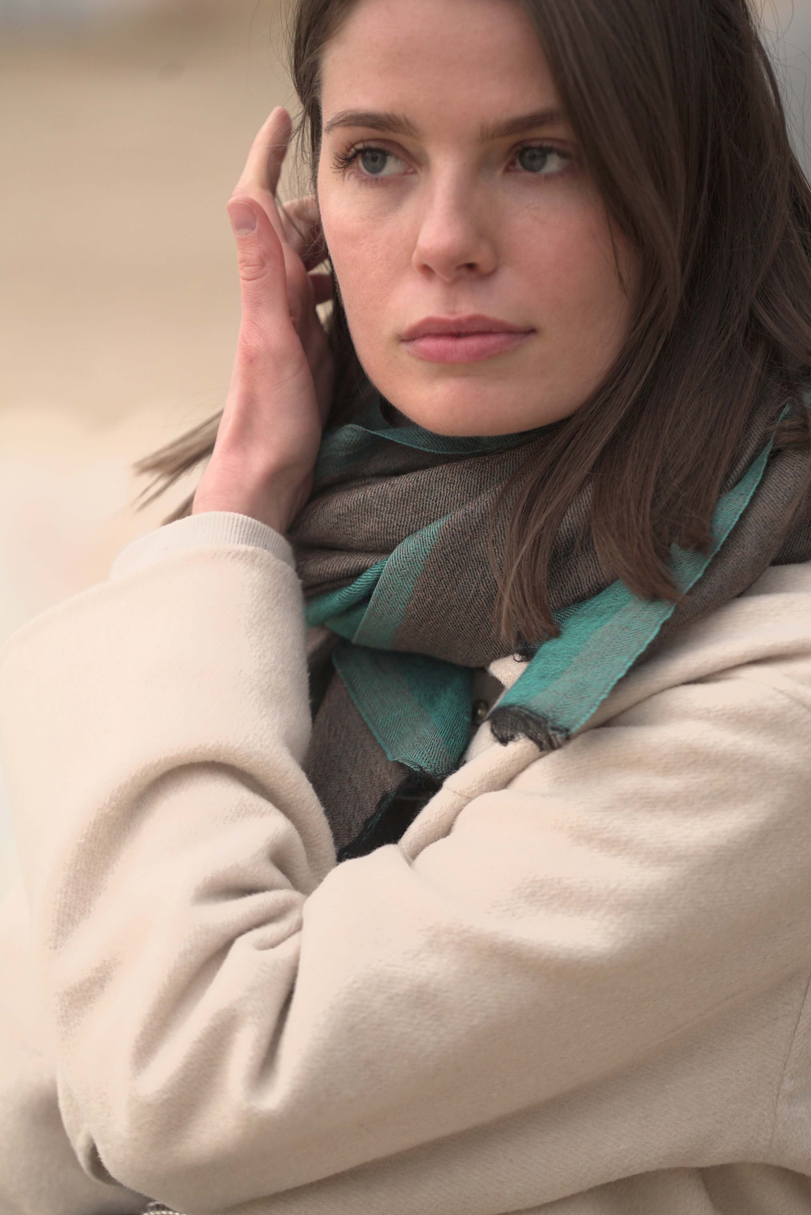 Pashmina 100% cachemire bicolore - Bleu turquoise et noir