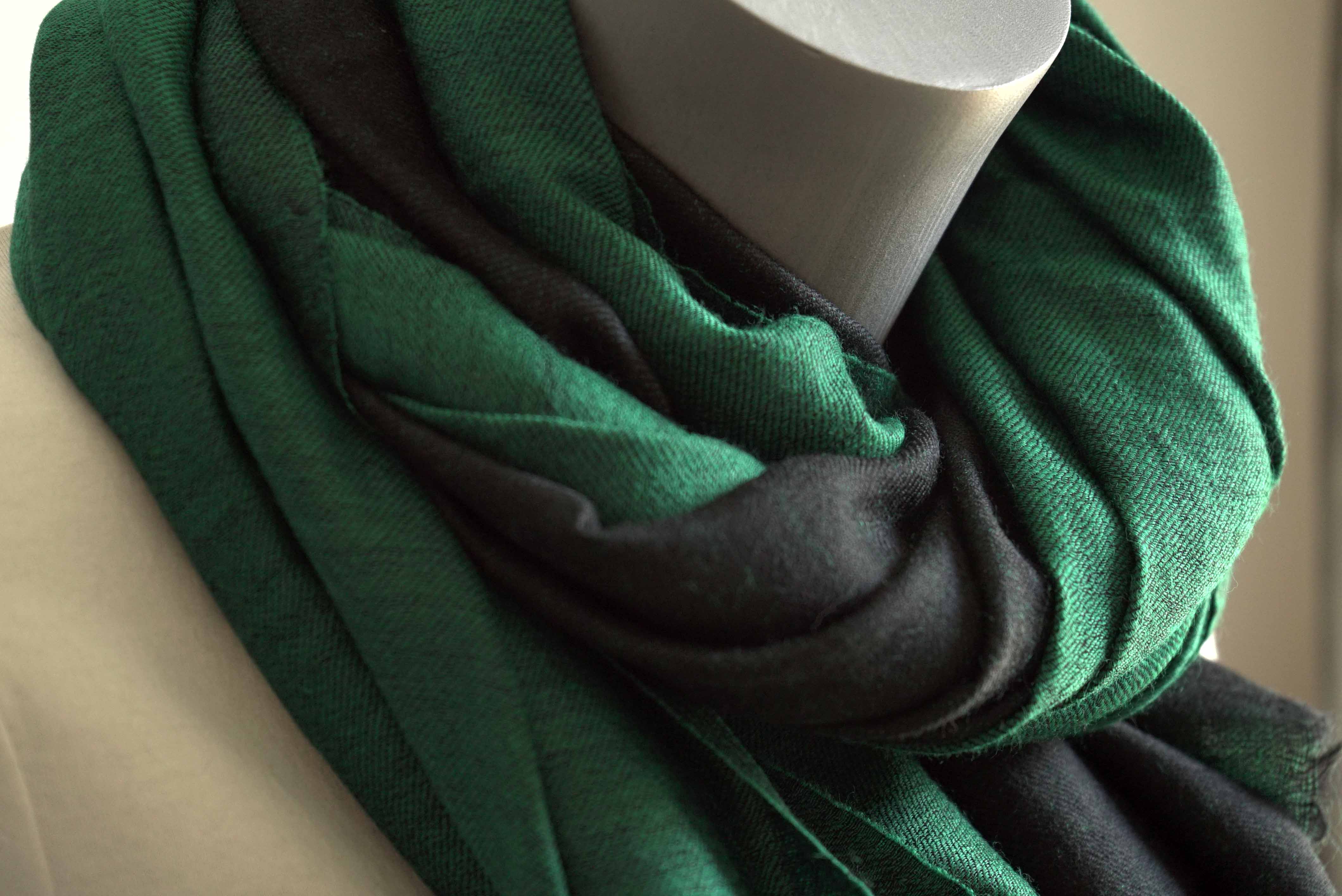 Pashmina 100% cachemire bicolore - Vert et noir