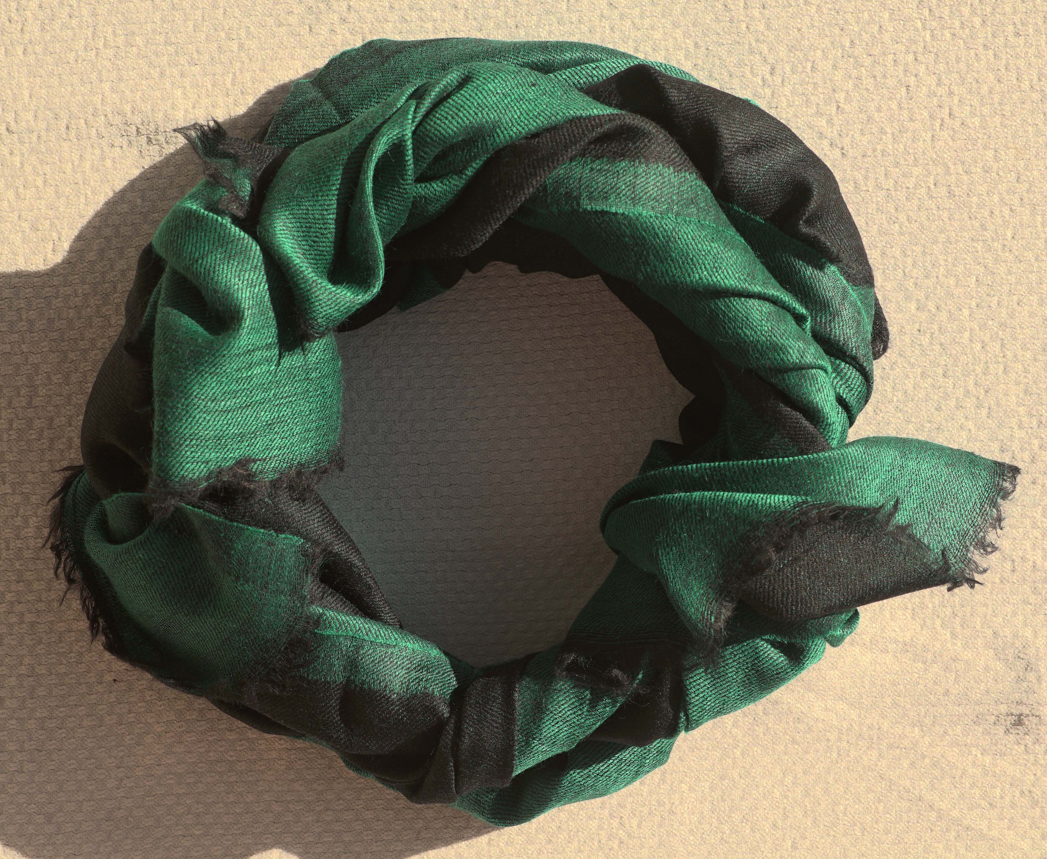 Pashmina 100% cachemire bicolore - Vert et noir