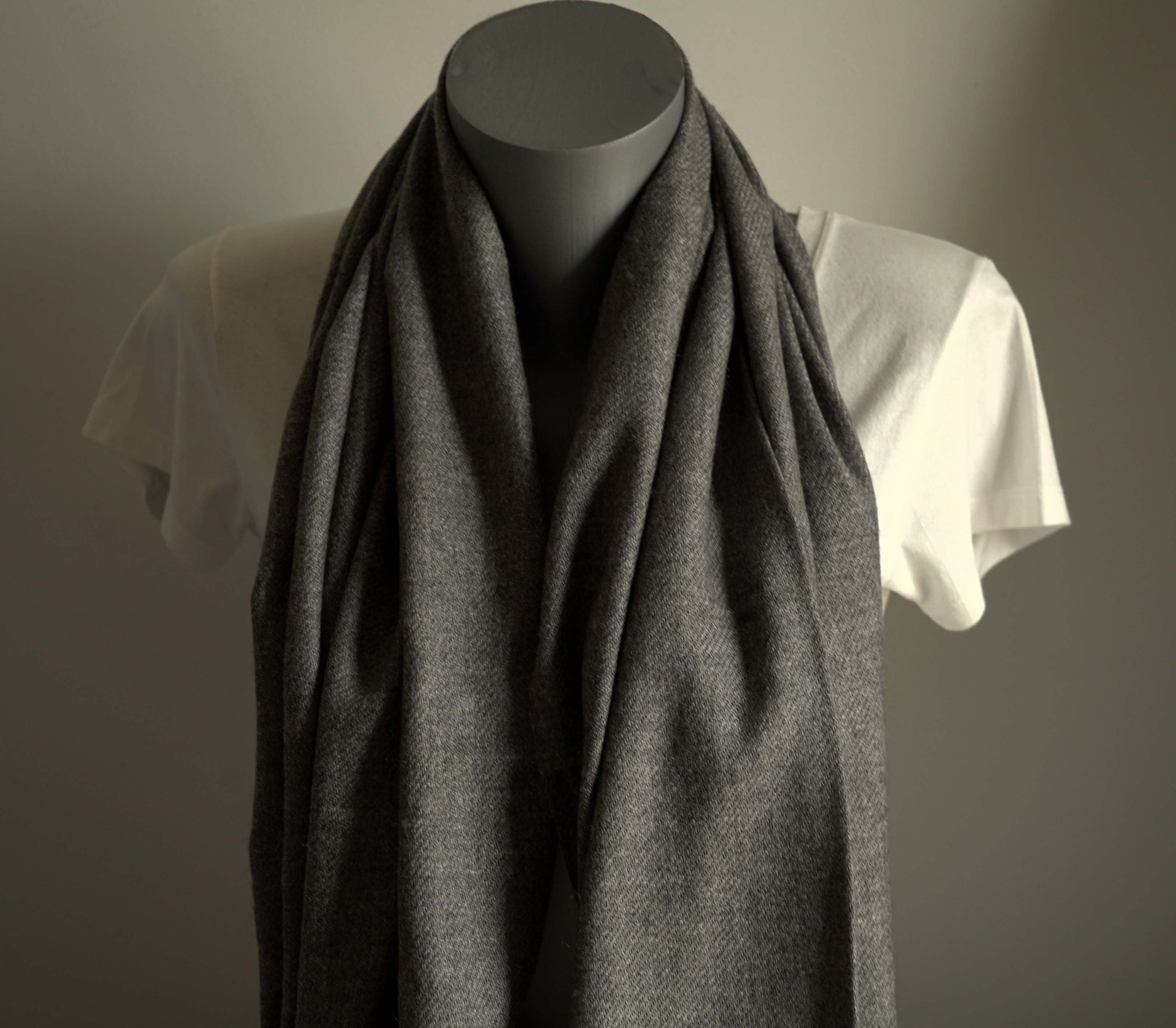 Echarpe en cachemire du Népal - Gris anthracite